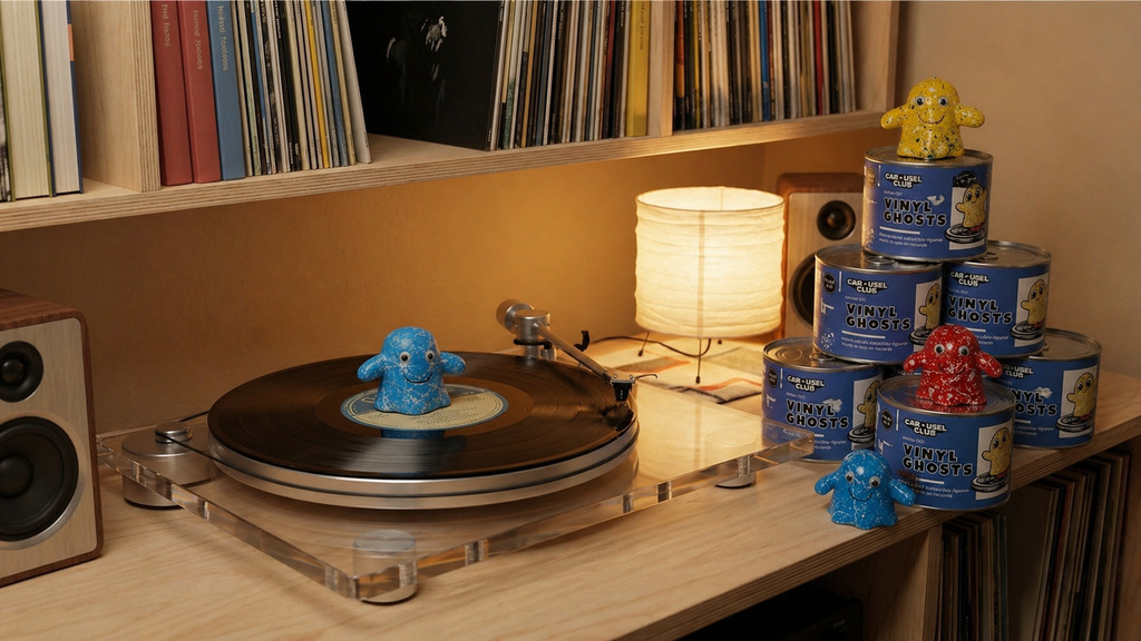 Carousel Club™ Vinyl Ghosts – Blind Box Series 001 - Blue